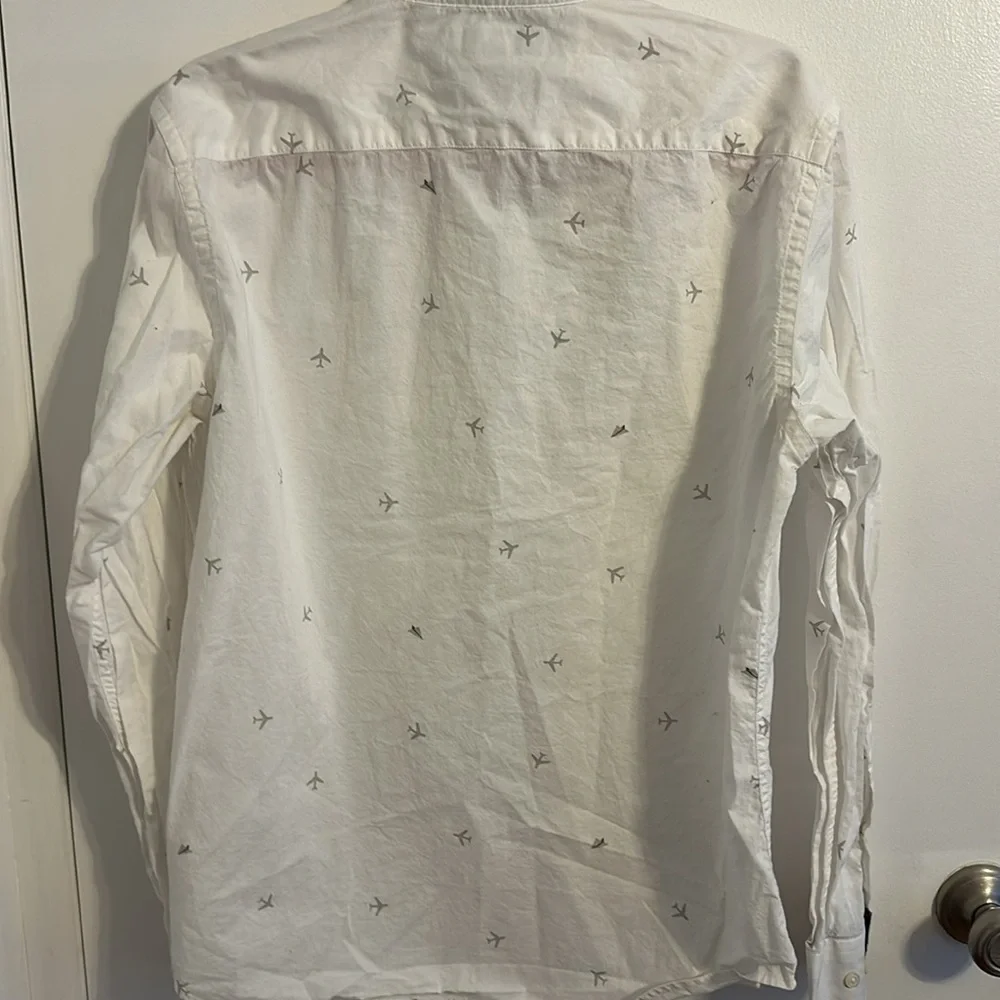 Banana Republic white long sleeve button-down with airplanes size medium